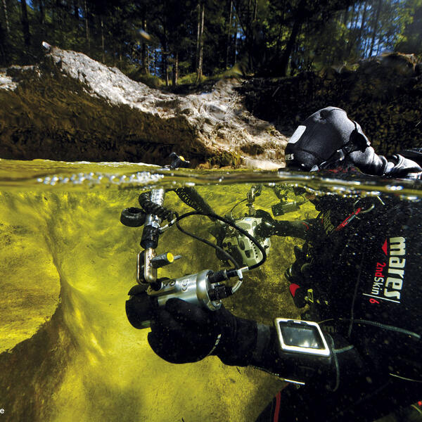 Fotoshooting im Gebirgsbach in Oberösterreich