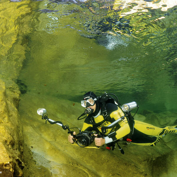 Taucher in den Gumpen des Weissenbachs